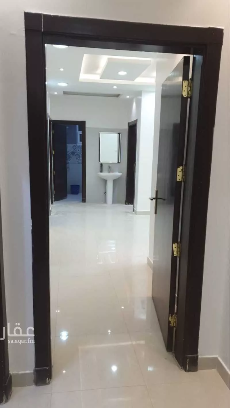 4 bedroom apartment in Okaz, Riyadh 4