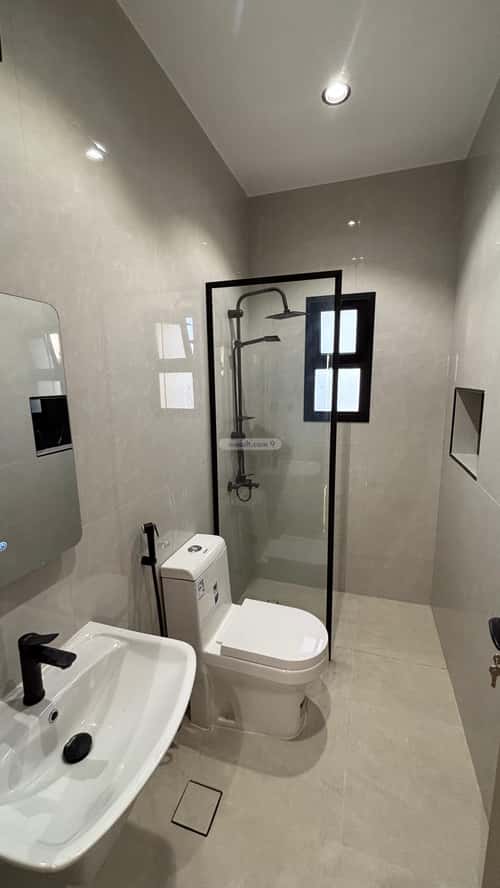 5 bedroom apartment in Al Hasa, Madinah 14