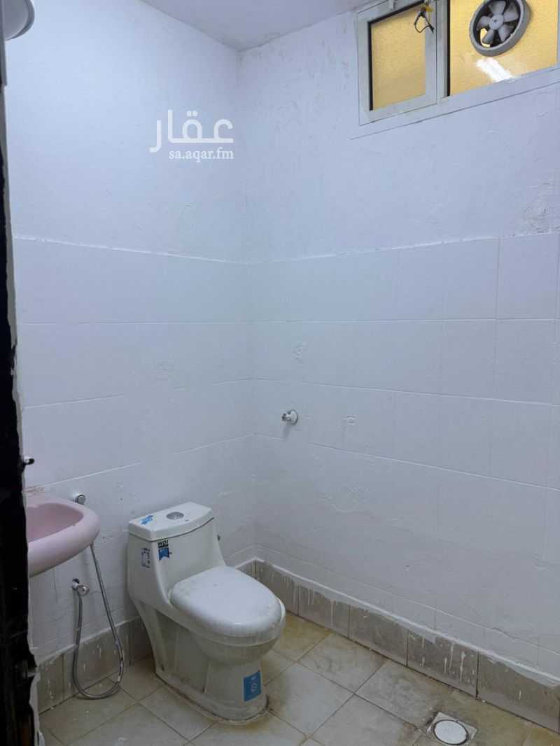 3 bedroom apartment in Ghubairah, Riyadh 5