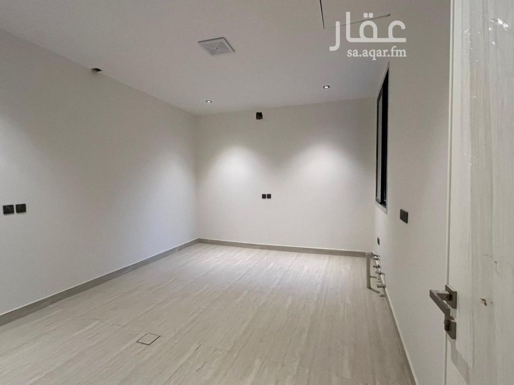 فيلا 5 غرف في عكاظ، الرياض 5
