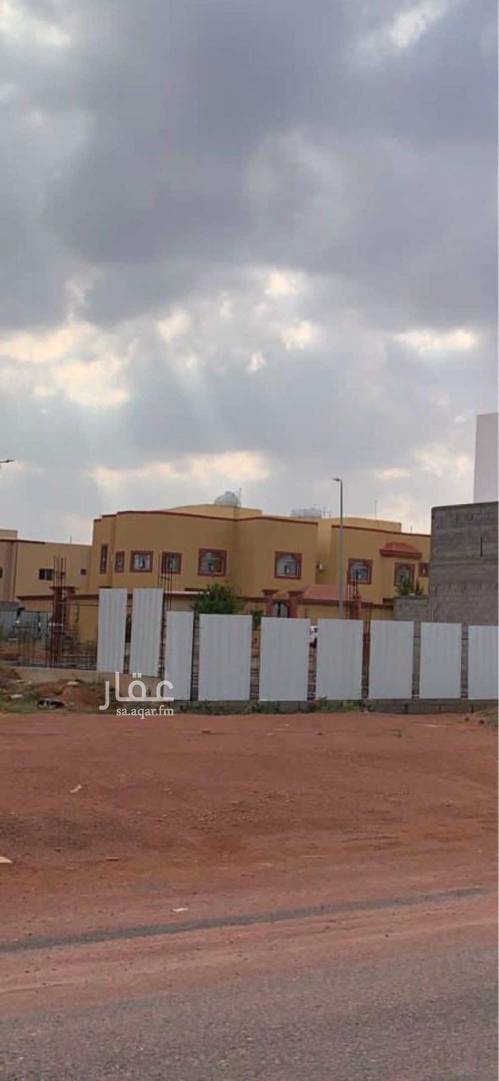 land in An Naqrah, Hail 3