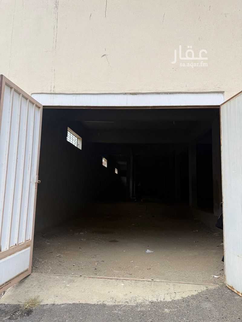 2 bedroom warehouse in Al Murooj, Abha 7