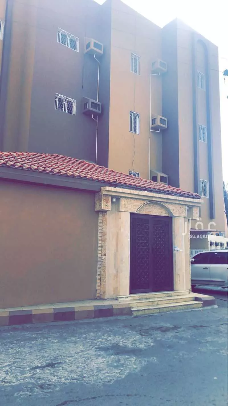 شقة في المطار