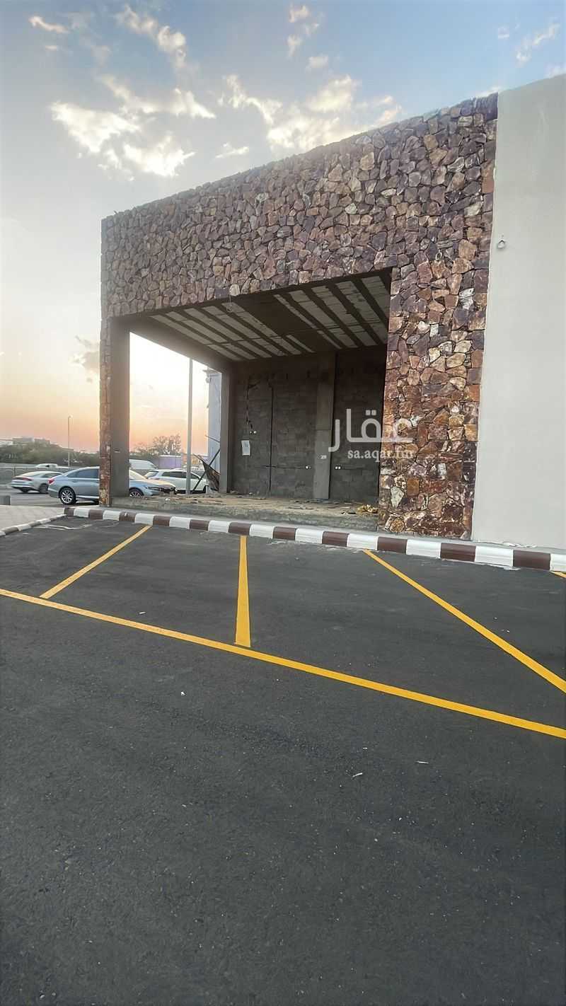 shop in Al Nuzhah, Khamis Mushait 4