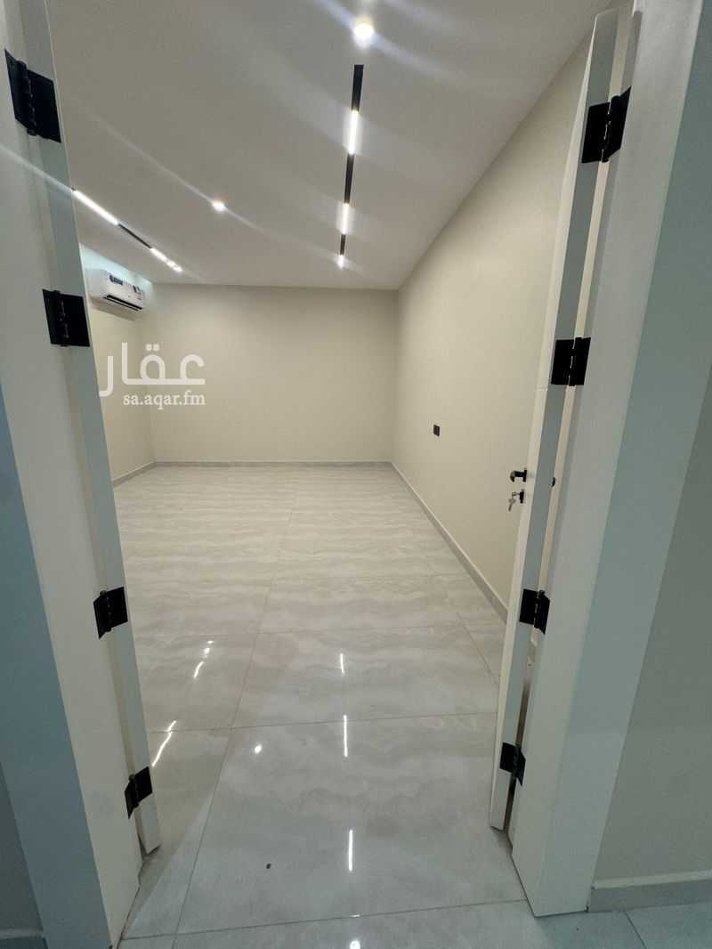 5 bedroom apartment in Umm Al Hamam Al Gharbi, Riyadh 18