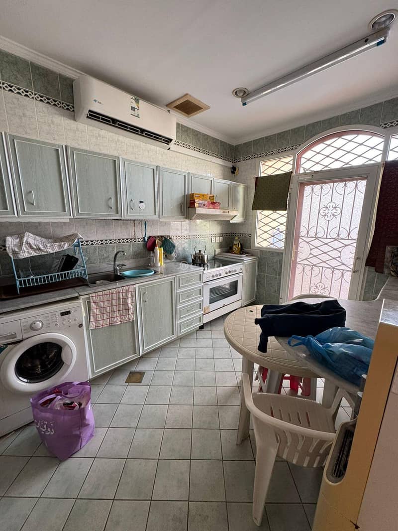 8 bedroom villa in مخطط المروج, Jeddah 20