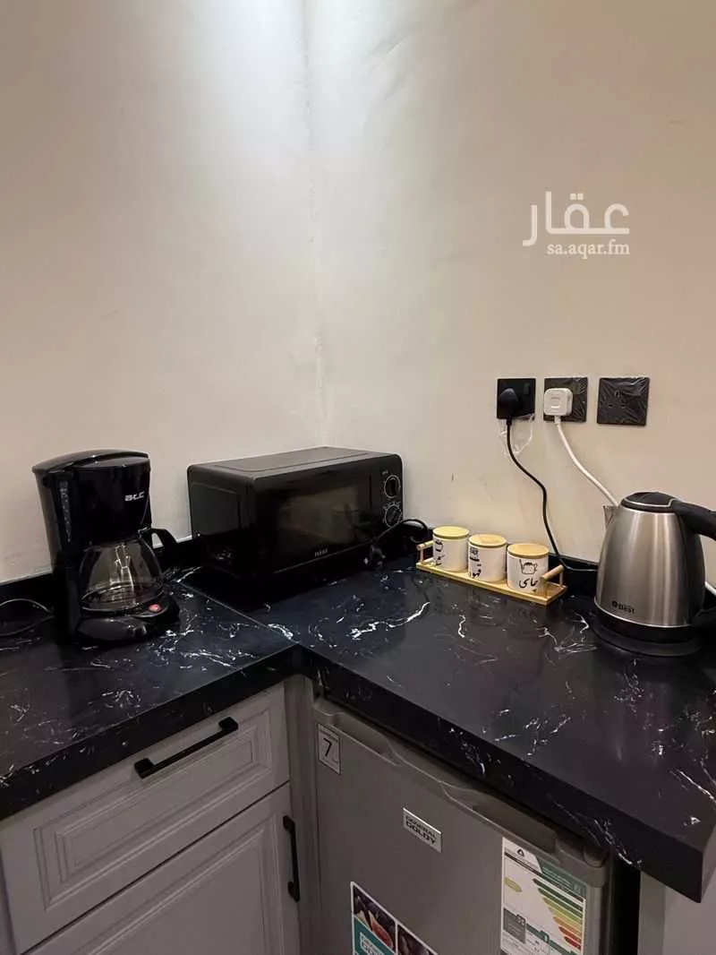 2 bedroom floor in Al Maizilah 10