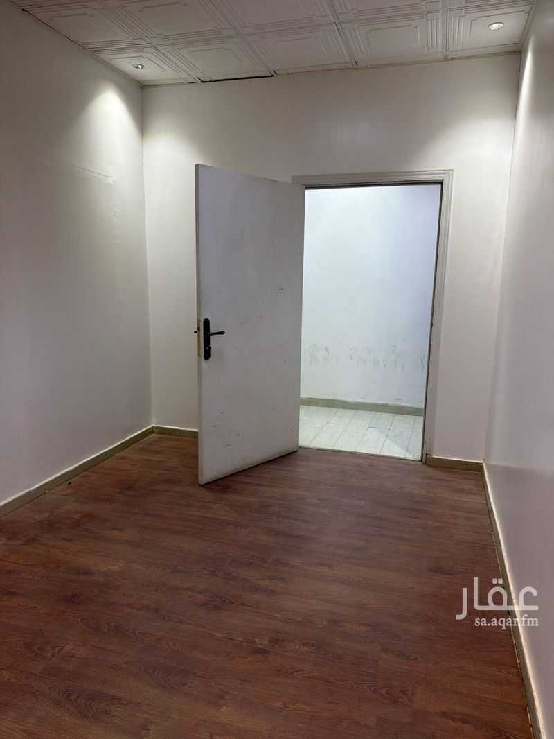 5 bedroom office in Ishbiliyah, Riyadh 7