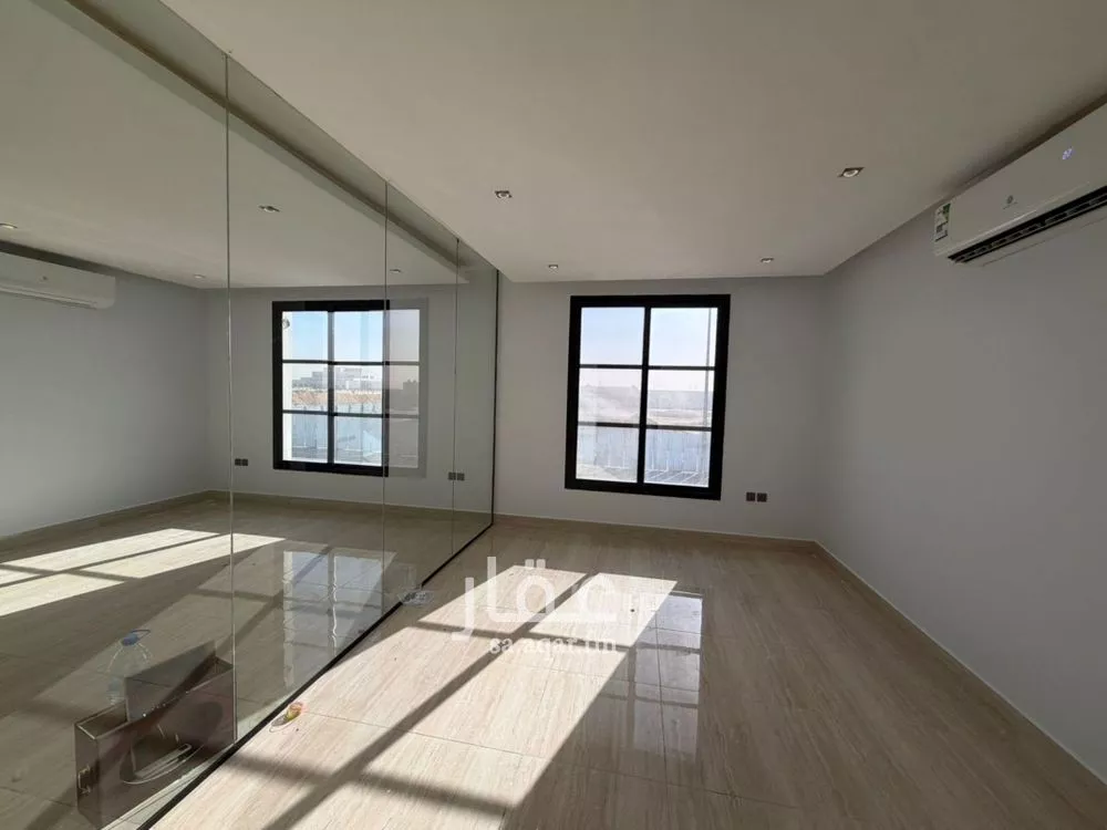3 bedroom apartment in Al Qairawan 5