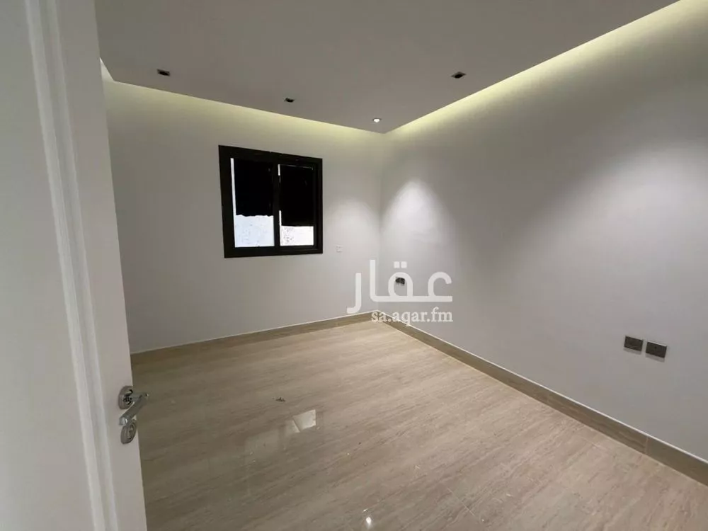 3 bedroom apartment in Al Qairawan 6