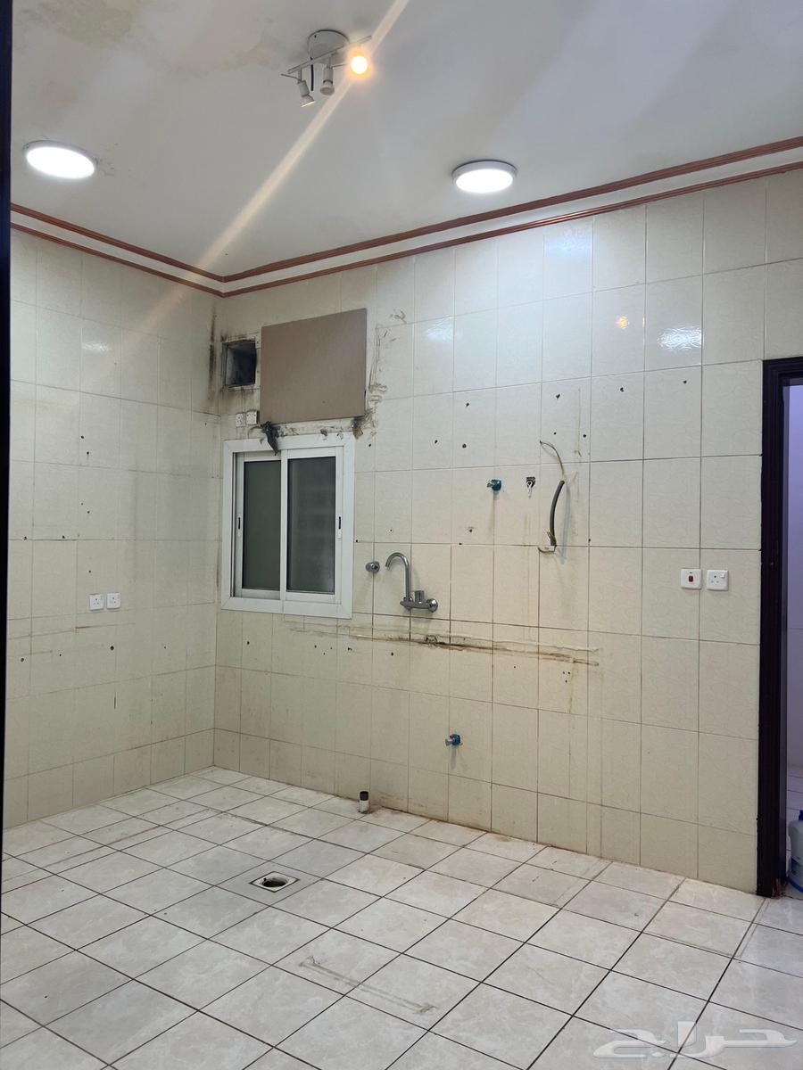 4 bedroom apartment in Al Ranuna, Madinah 8