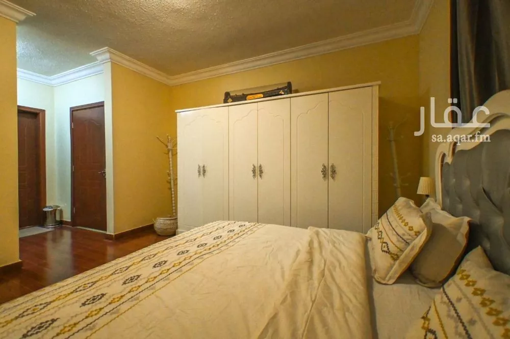 3 bedroom apartment in Al Malqa 5