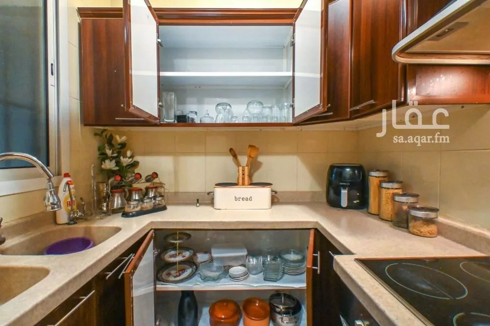 3 bedroom apartment in Al Malqa 8