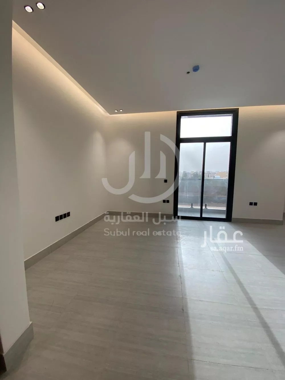 3 bedroom apartment in Al Yarmouk 6