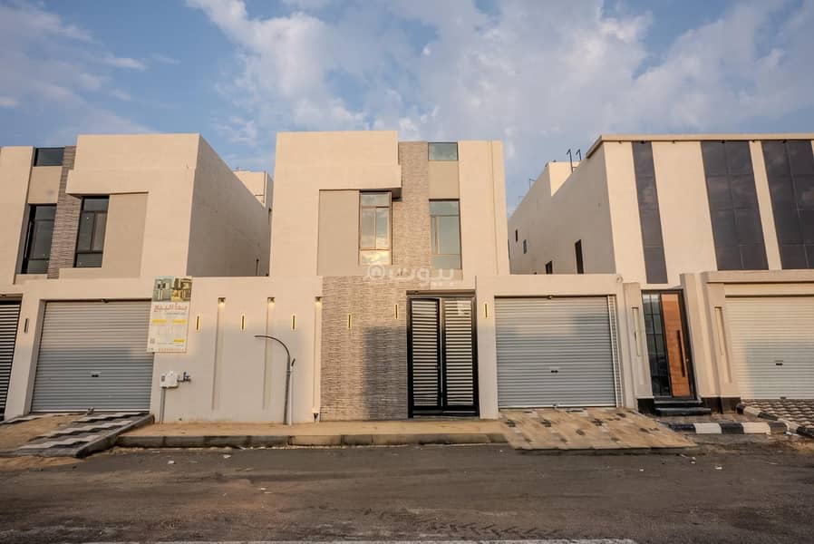 5 bedroom villa in Al Iskan Al Janubi, Eastern Province 2