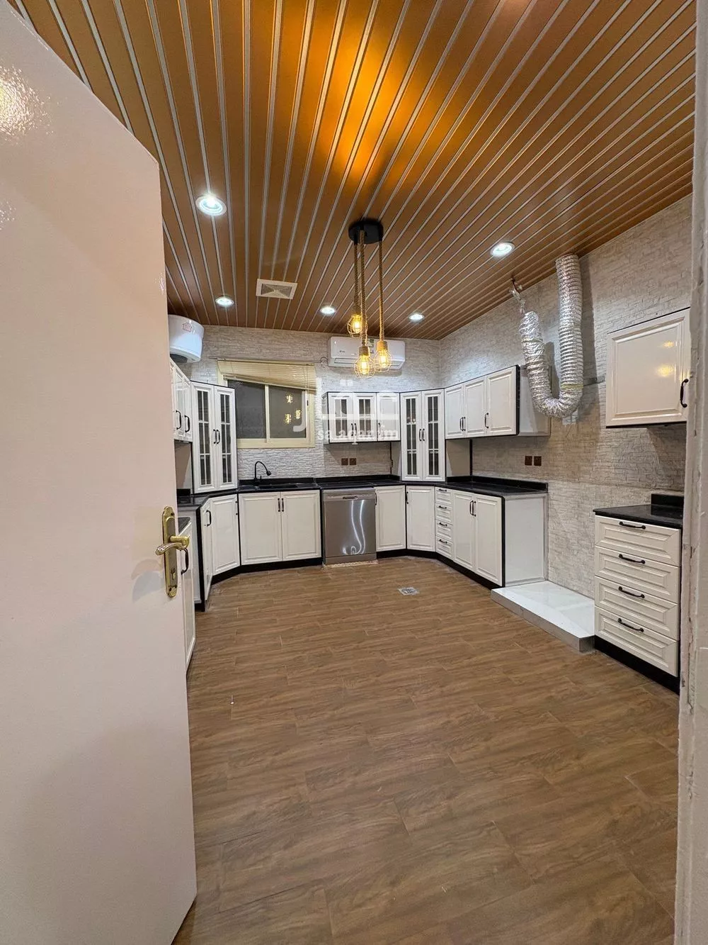 3 bedroom floor in Tuwaiq 12