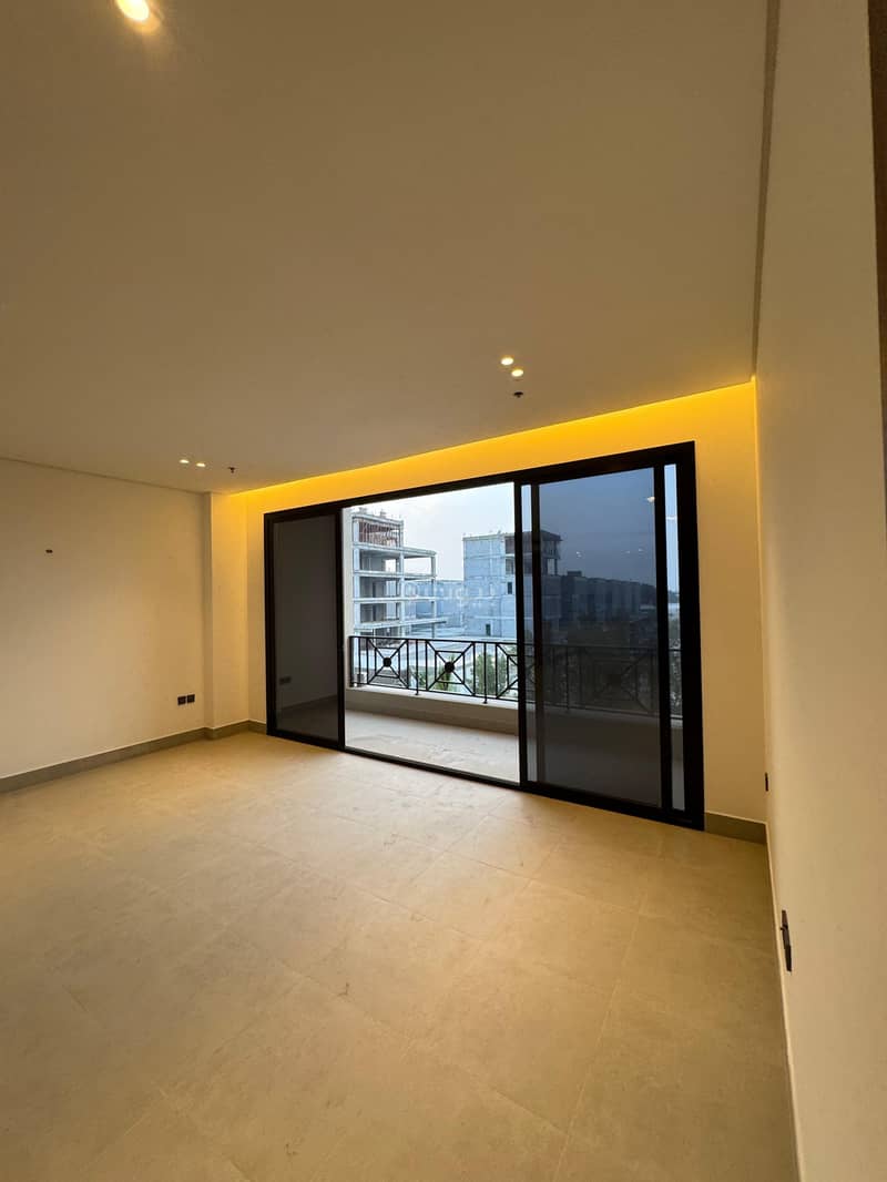 4 bedroom apartment in Al Hizam Al Thahabi, Eastern Province 2