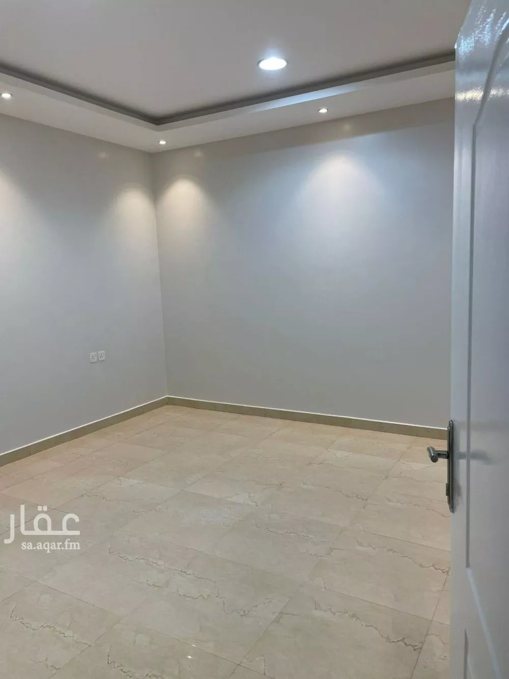 3 bedroom apartment in Dhahrat Namar 3