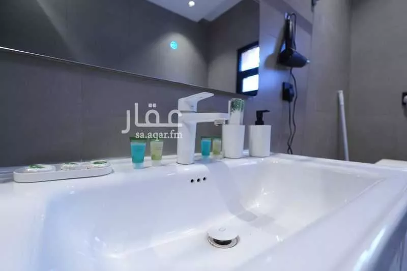 شقة 2 غرف في العليا 11