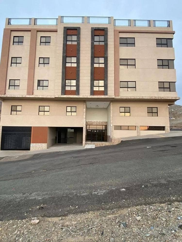 4 bedroom apartment in Al Nuzhah, Makkah
