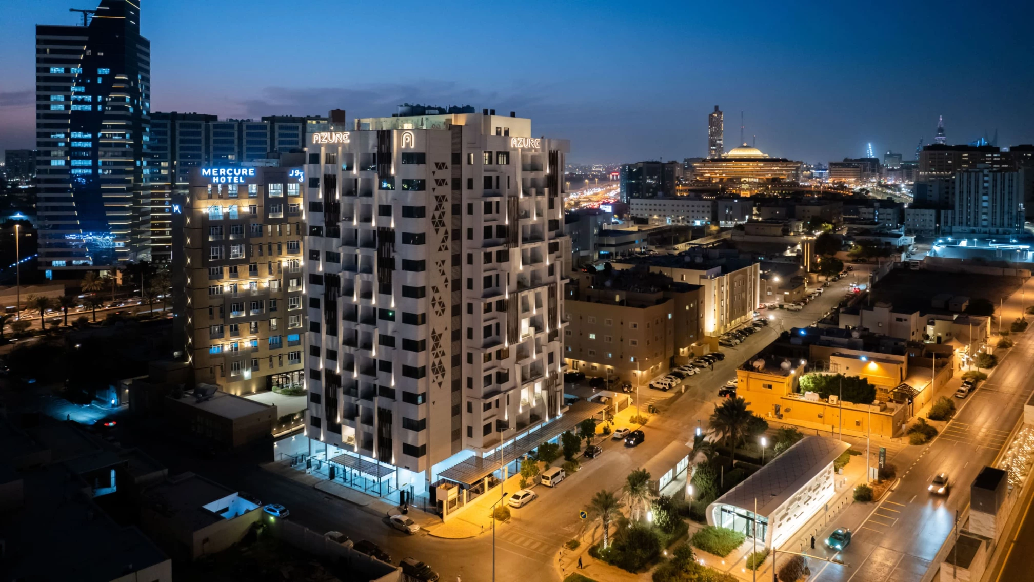 3 Bedroom Apartment with Balcony — Azure Central