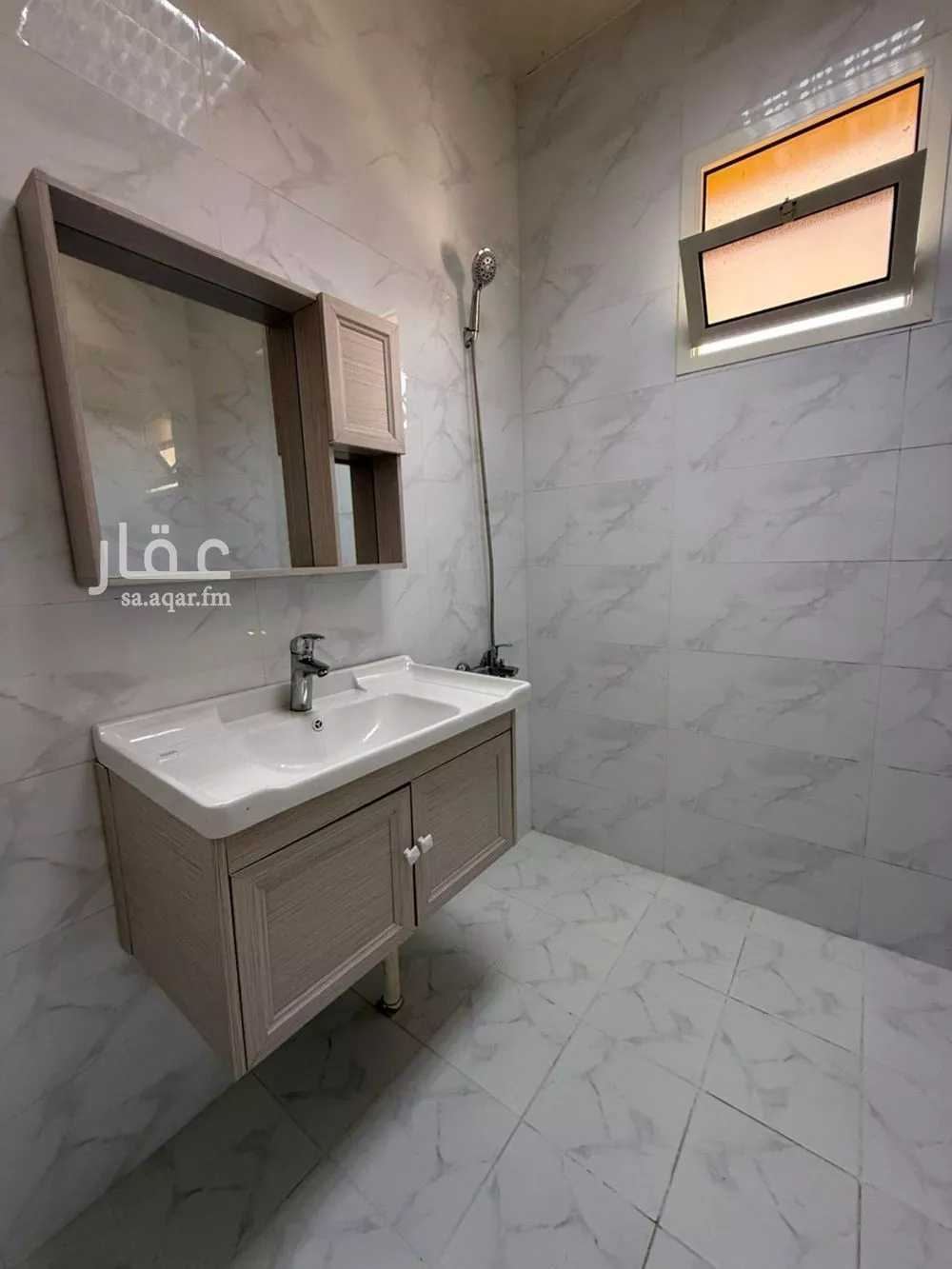 3 bedroom floor in Al Munsiyah 6