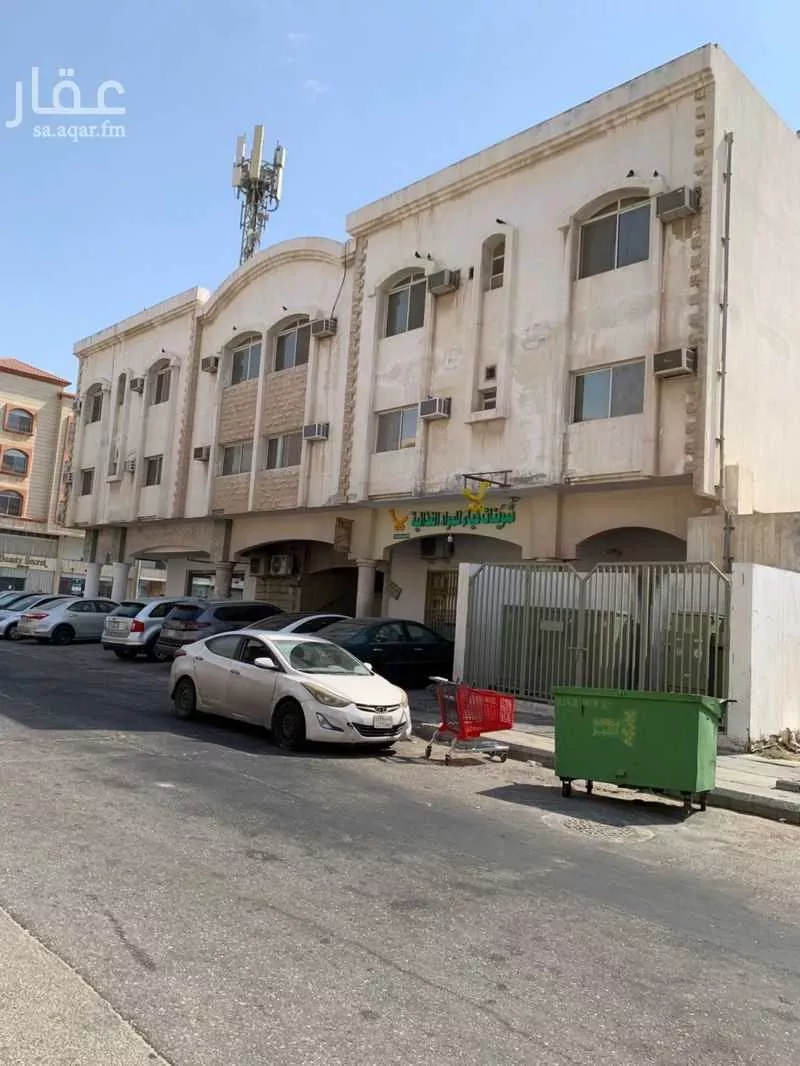 4 bedroom apartment in Al Aqrabiyah, Eastern Province 18