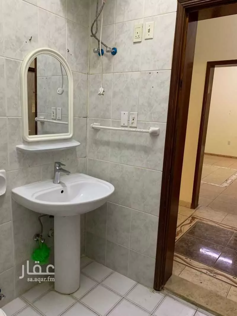 4 bedroom apartment in Al Aqrabiyah, Eastern Province 19