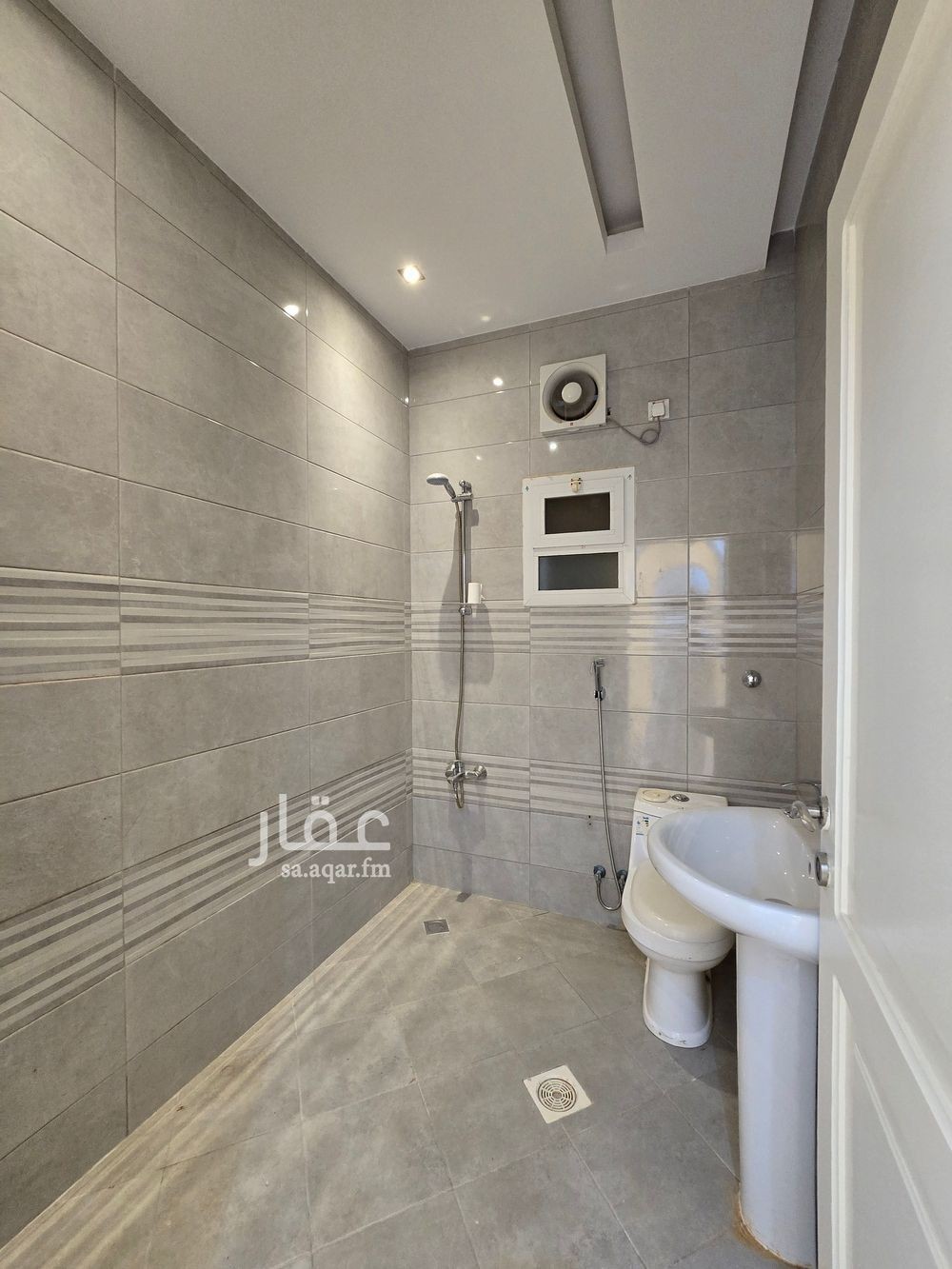 40 bedroom building in Az Zomorod, Jeddah 9
