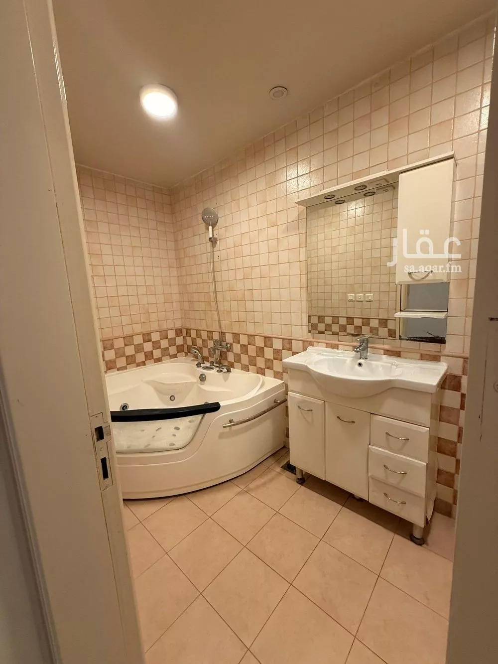 3 bedroom apartment in Al Aqiq 2