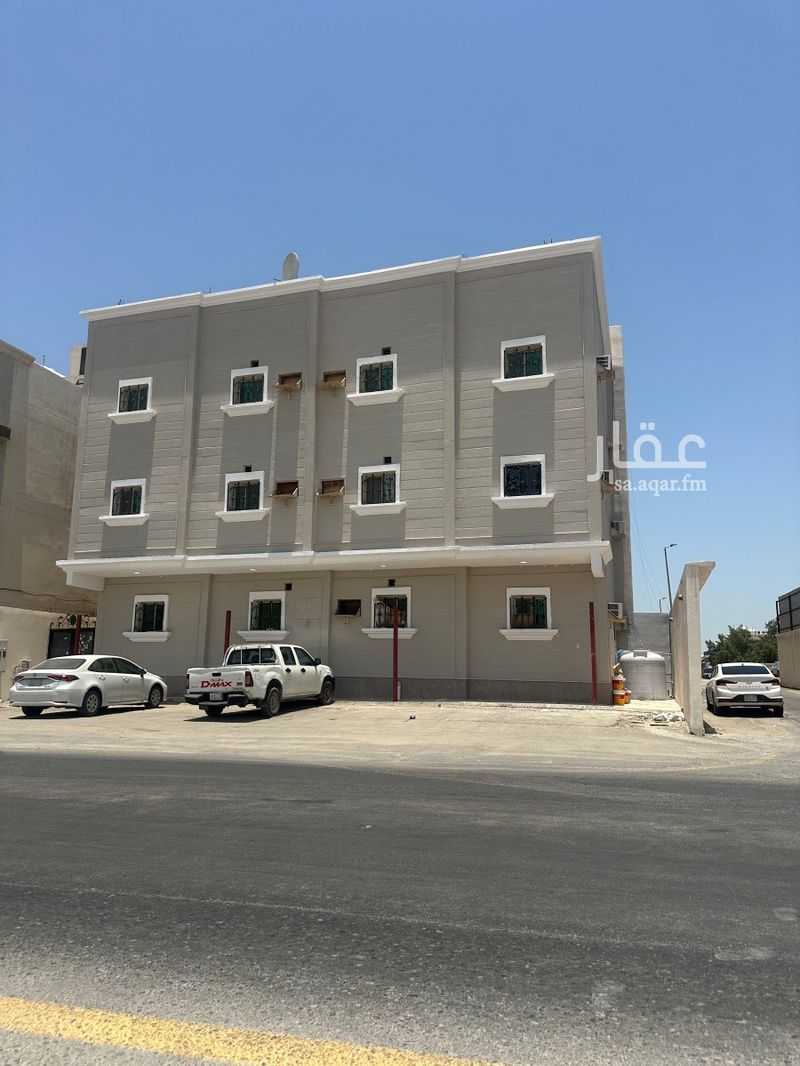 14 bedroom building in An Nur, Eastern Province