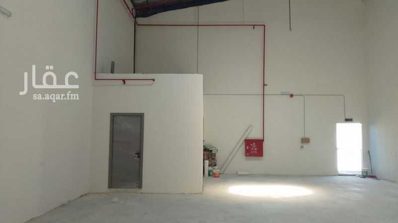 1 bedroom warehouse in Al Ghnamiah, Riyadh 5