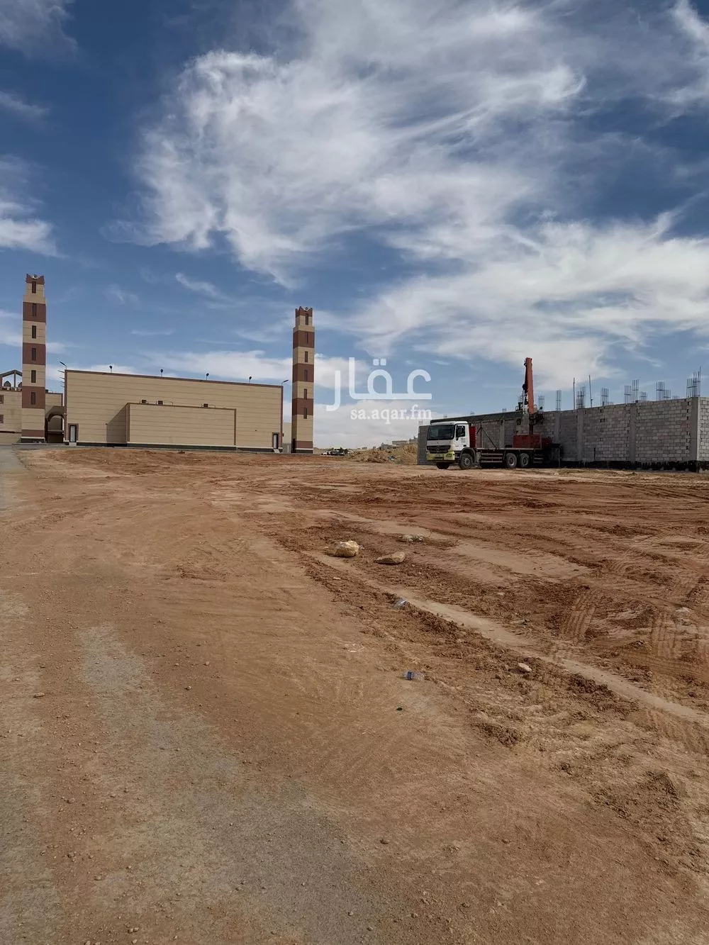 942 sqm land in Ash Sharq 2