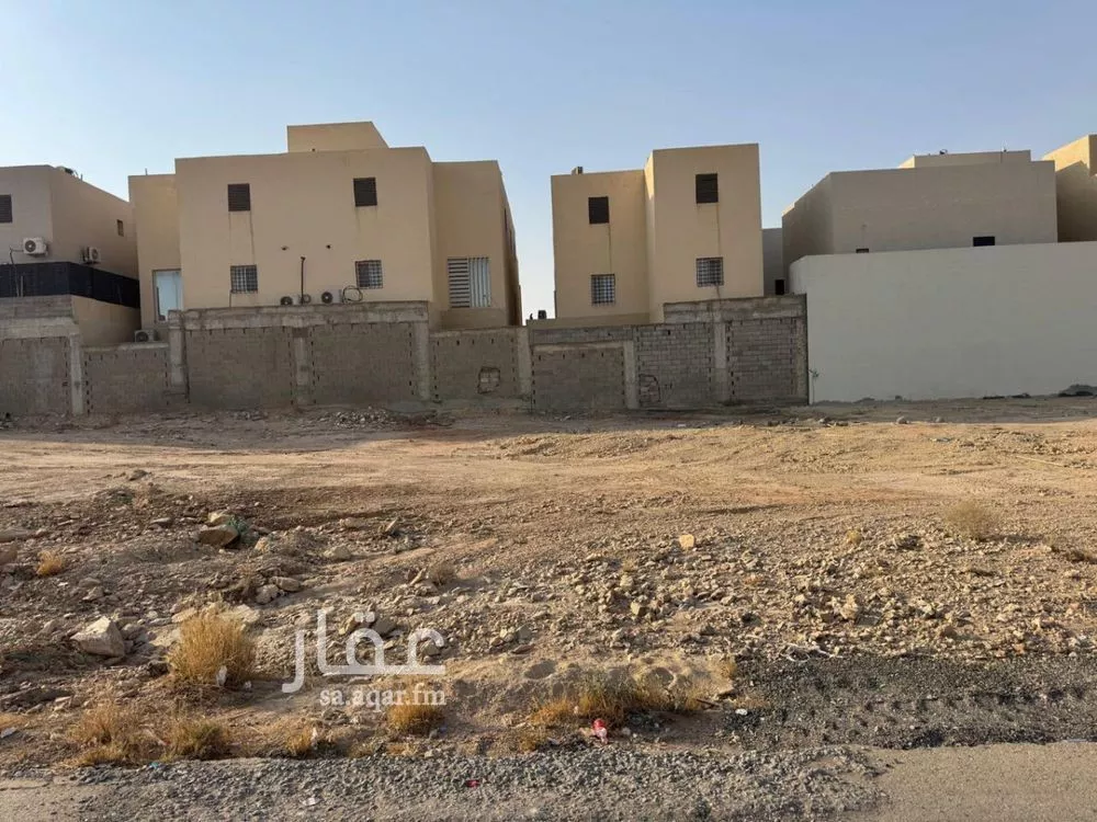 810 sqm land in Al Mahdiyyah 2