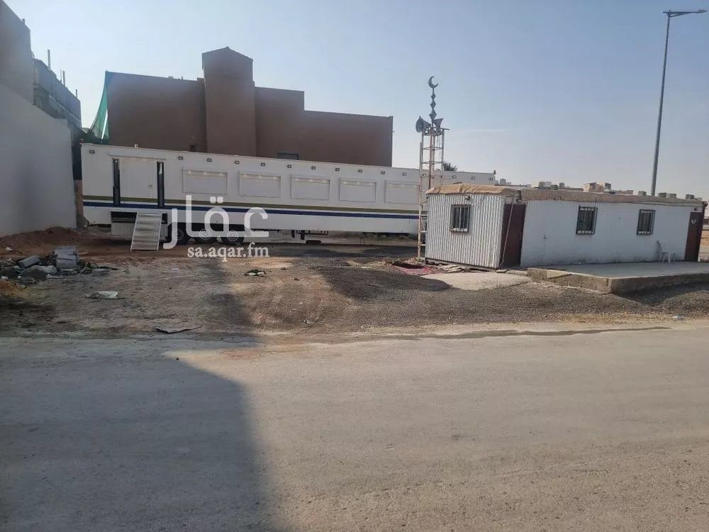 450 sqm land in Dhahrat Laban 4