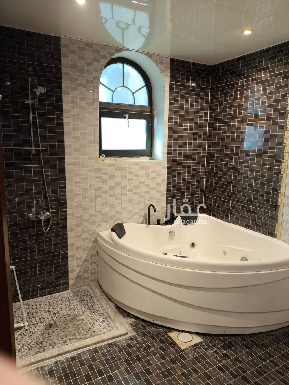 5 bedroom villa in Al Nuzhah, Eastern Province 3