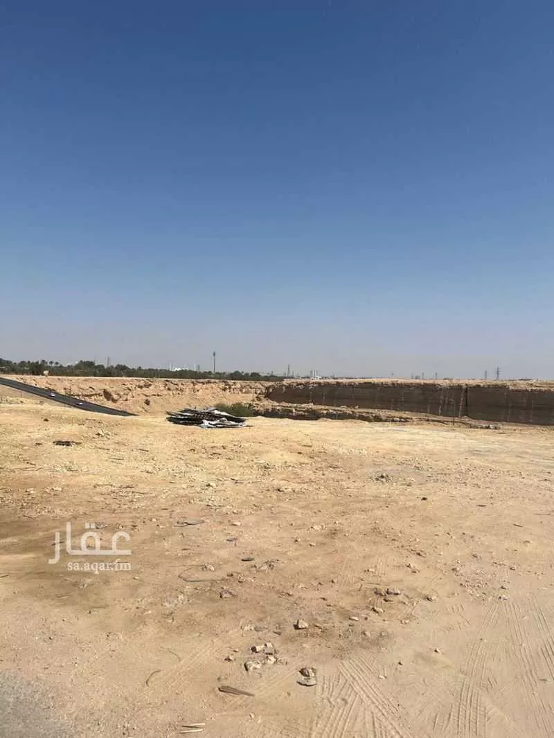 611 sqm land in Dhahrat Laban 3