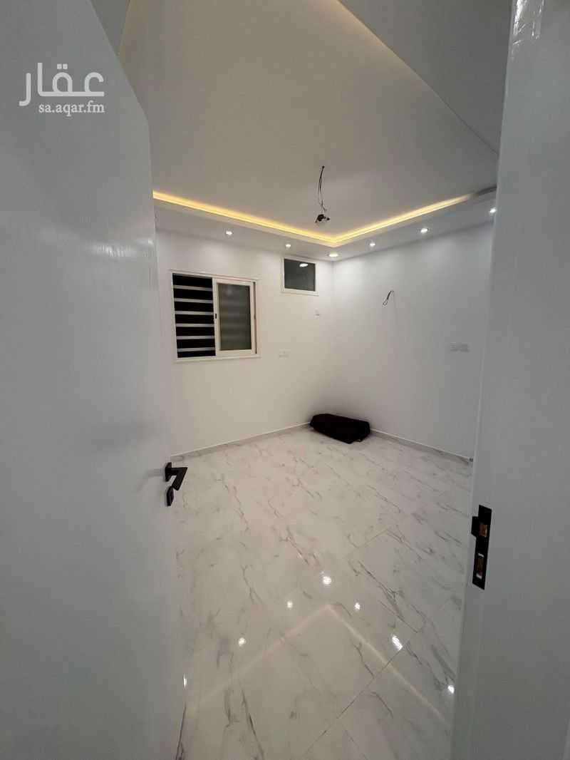 4 bedroom apartment in Al Rabie, Khamis Mushait 4