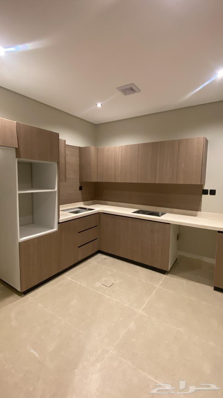 5 bedroom apartment in Al Hamra 11