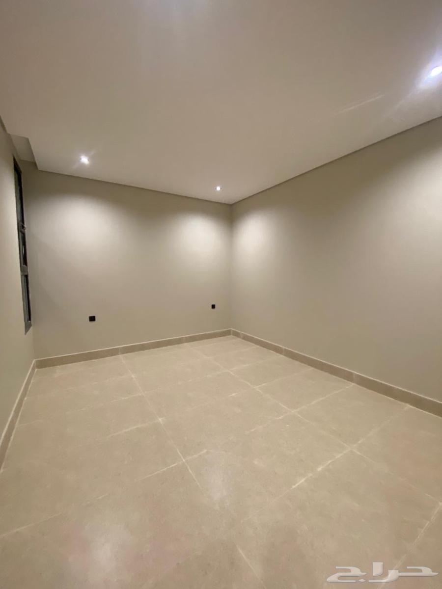 5 bedroom apartment in Al Hamra 8