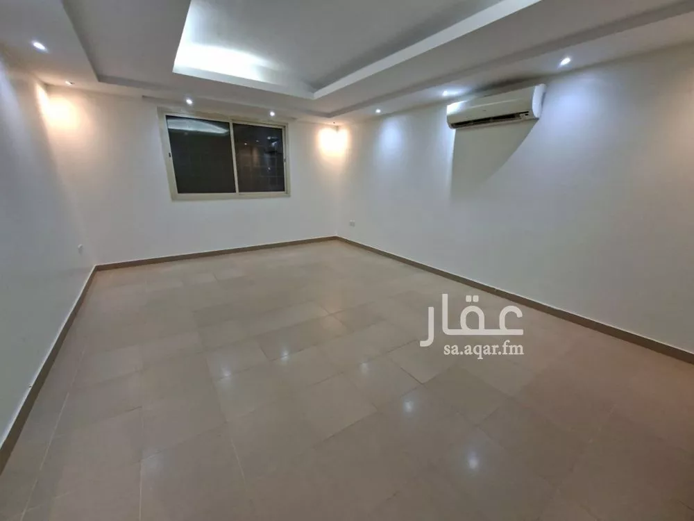 3 bedroom floor in Al Falah 4