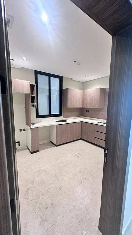 3 bedroom apartment in Taibah, Eastern Province 10