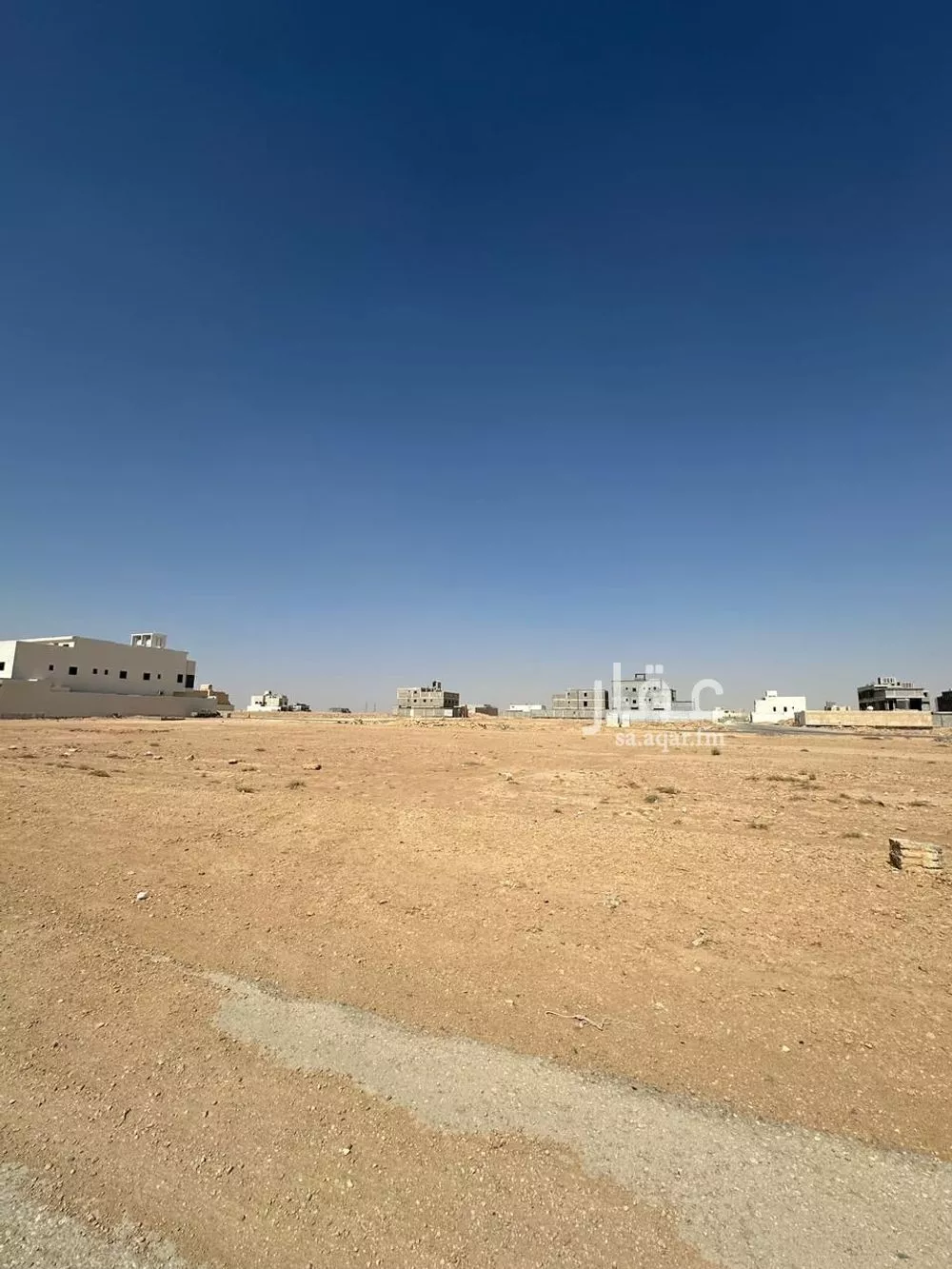 828 sqm land in Dahiat Namar 3