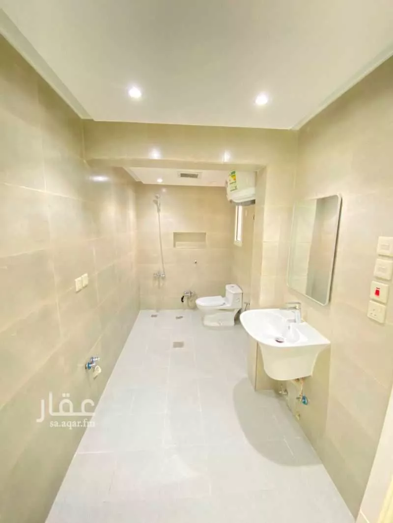 4 bedroom apartment in Shubra, Riyadh 4