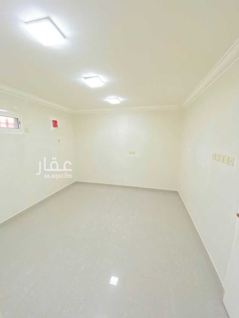4 bedroom apartment in Shubra, Riyadh 5
