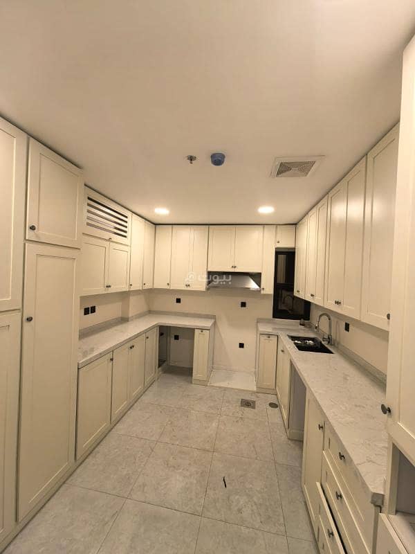 3 bedroom apartment in King Khalid International Airport, Riyadh 3