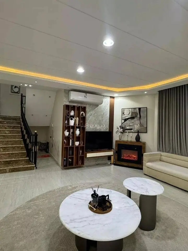 5 bedroom villa in Tuwaiq, Riyadh 12