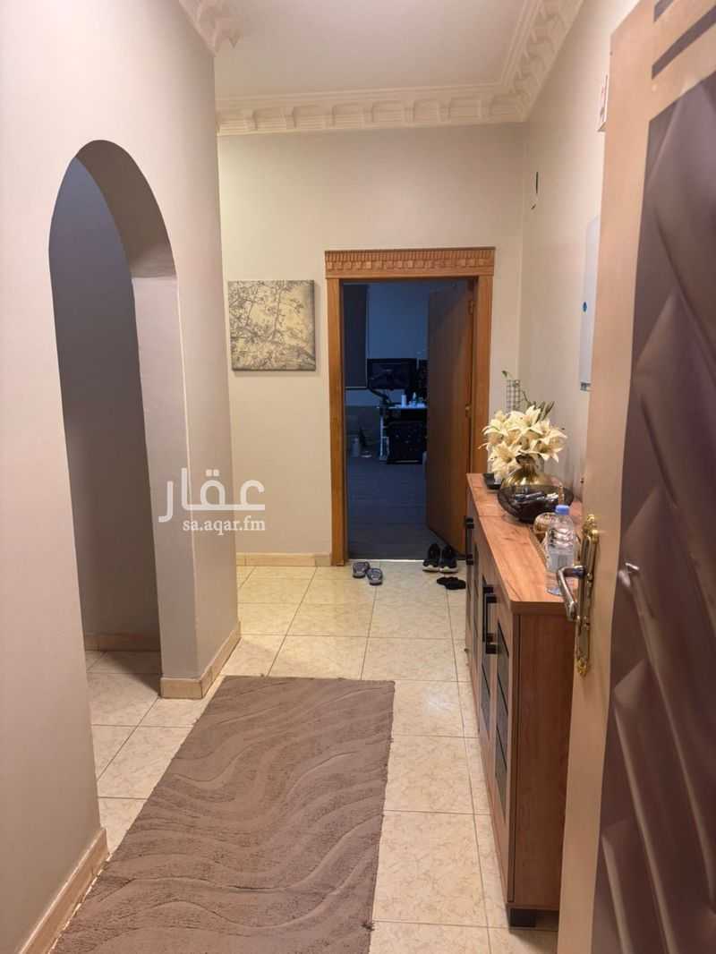 3 bedroom apartment in Ishbiliyah, Riyadh 4