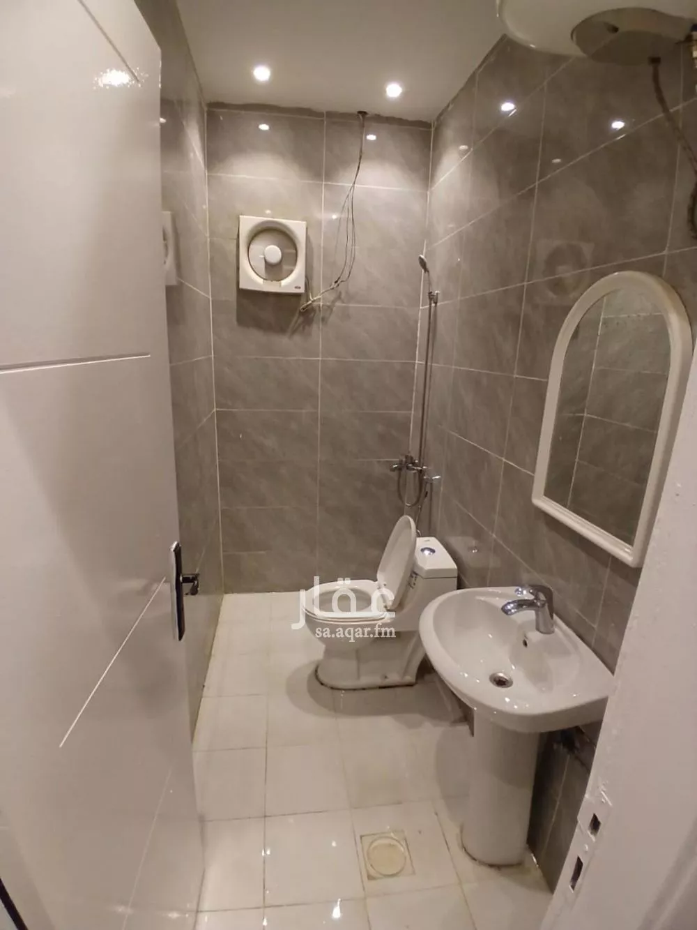 1 bedroom apartment in Al Falah 3