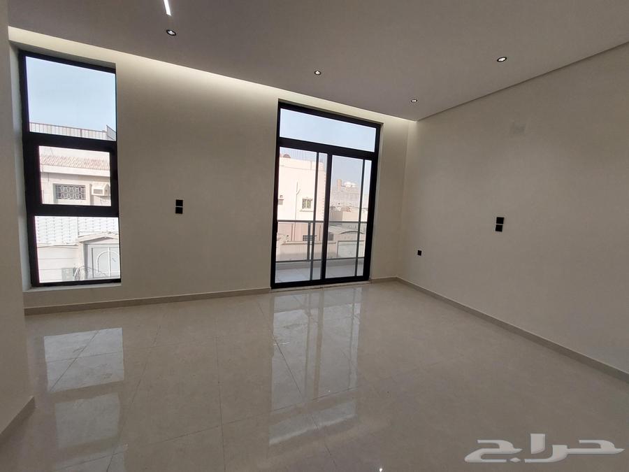 9 bedroom villa in Uhud, Eastern Province 11